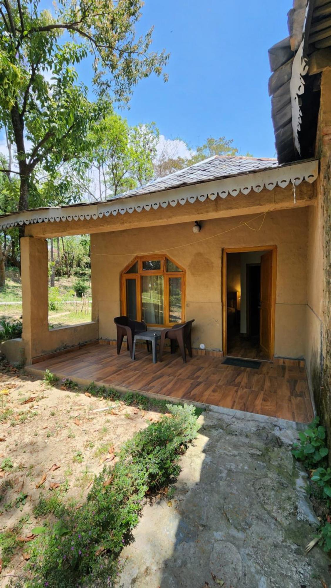 Namlang Resort Bīr Buitenkant foto
