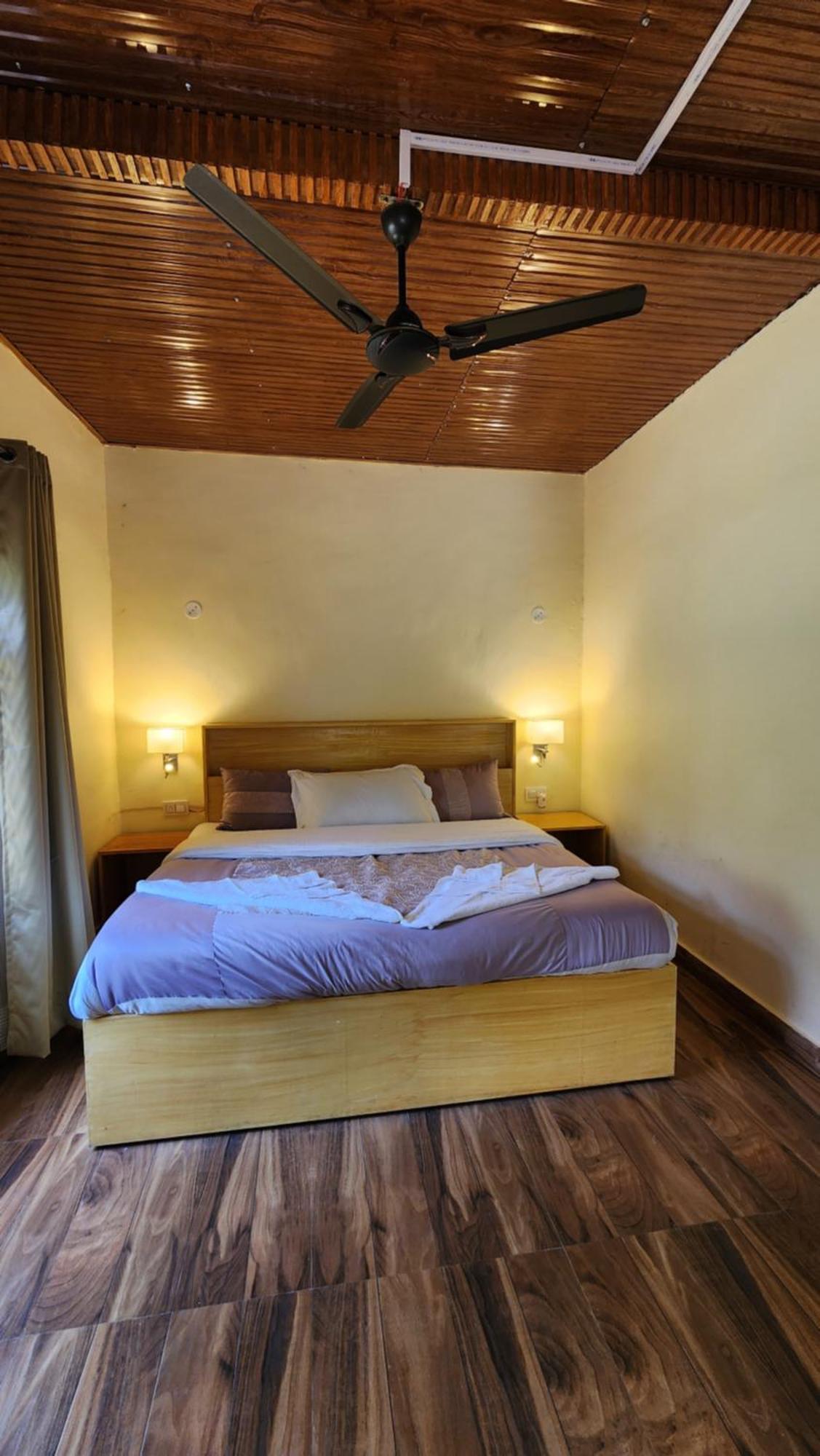 Namlang Resort Bīr Buitenkant foto