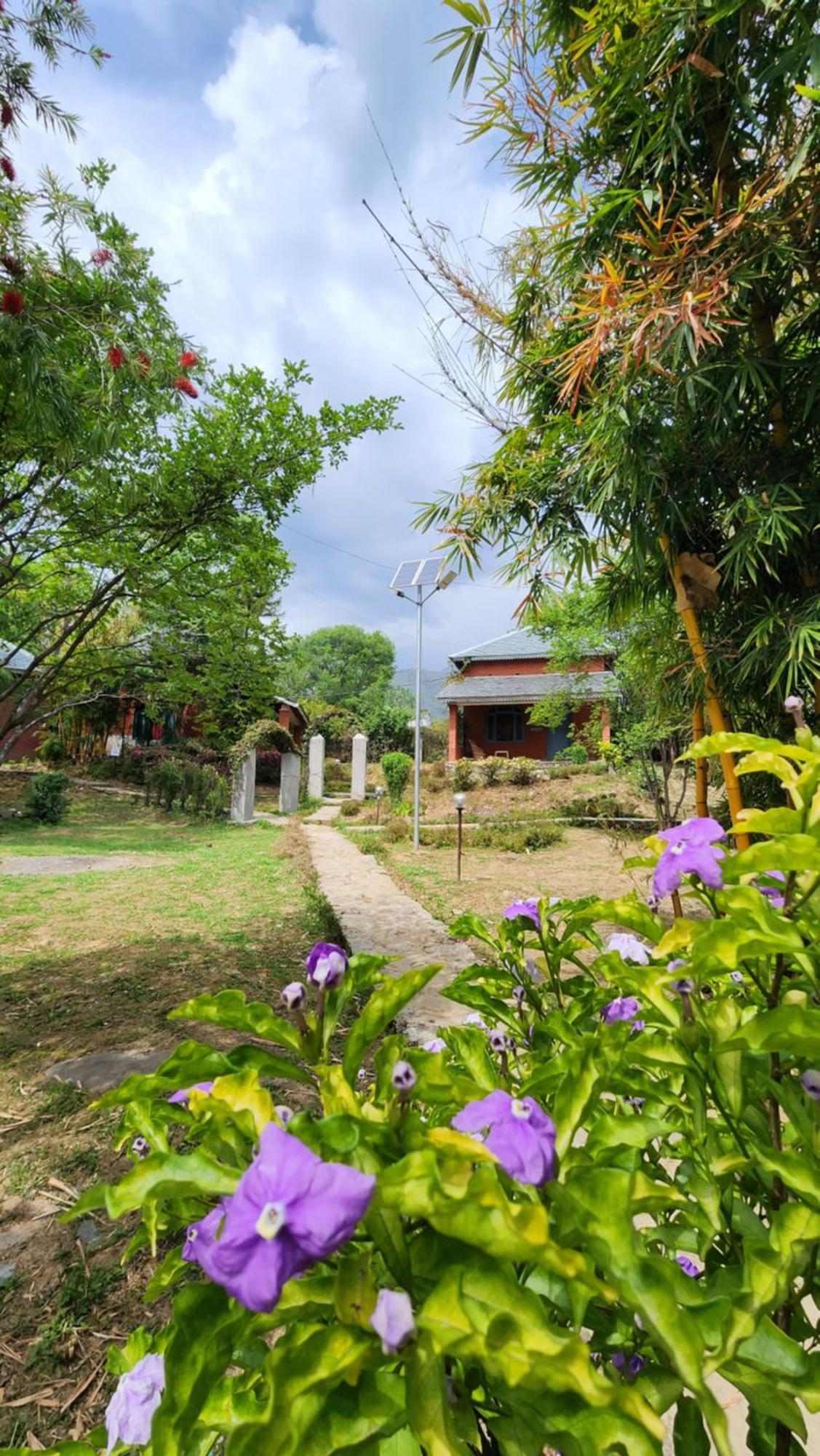 Namlang Resort Bīr Buitenkant foto