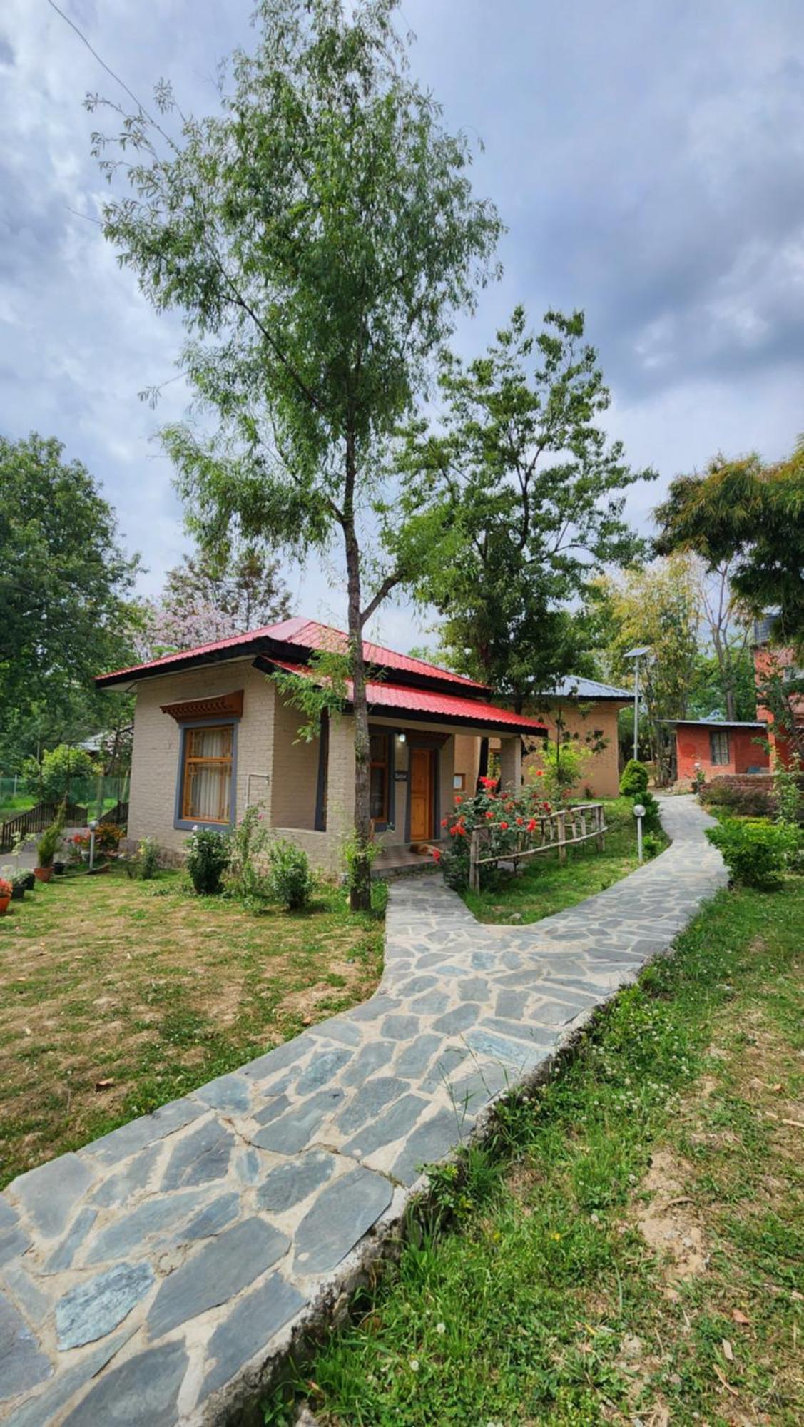 Namlang Resort Bīr Buitenkant foto