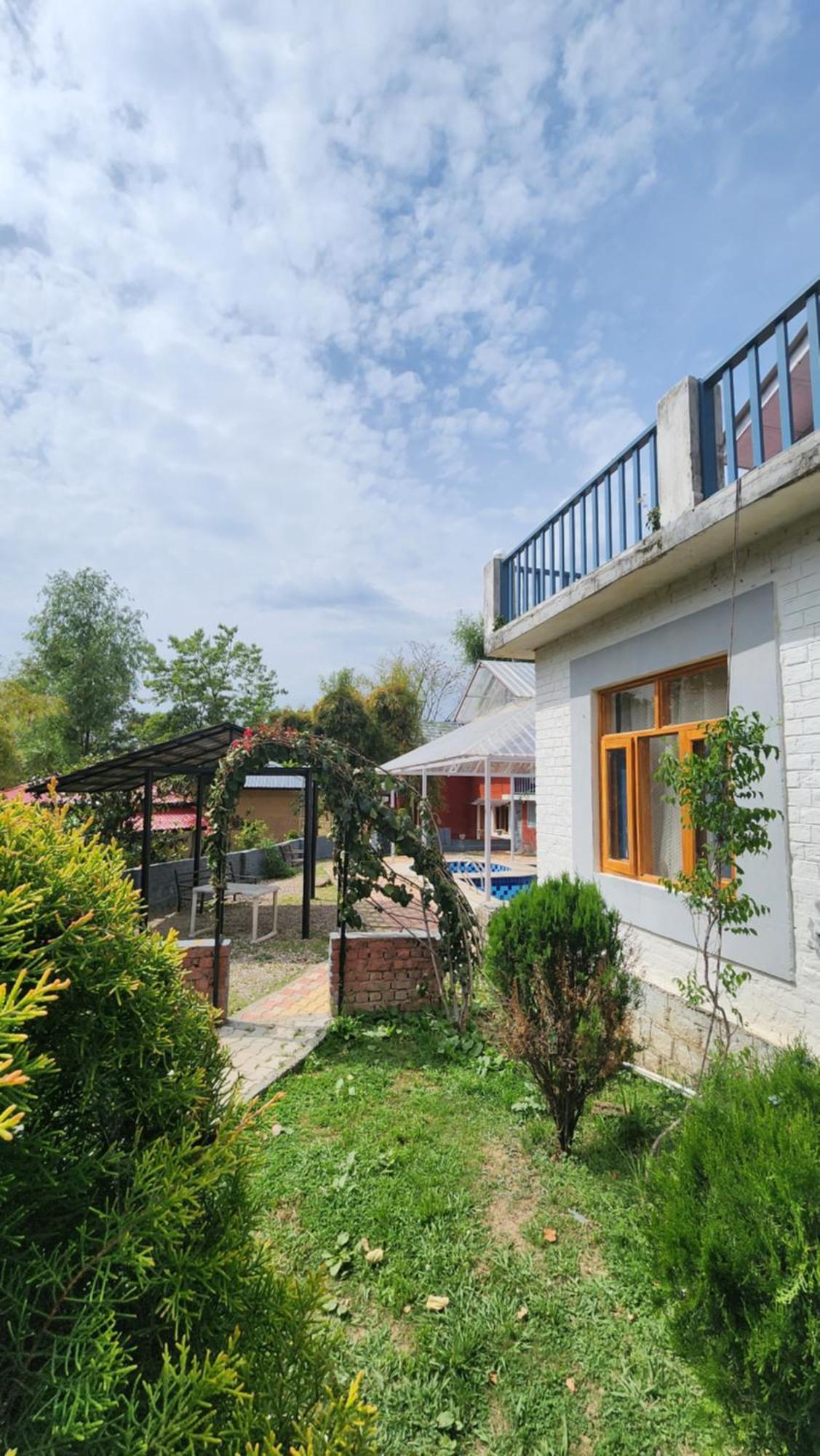 Namlang Resort Bīr Buitenkant foto