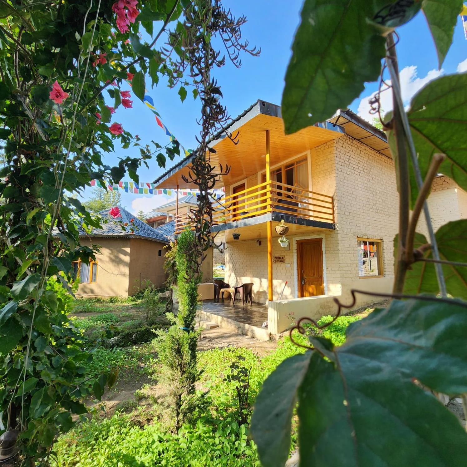 Namlang Resort Bīr Buitenkant foto