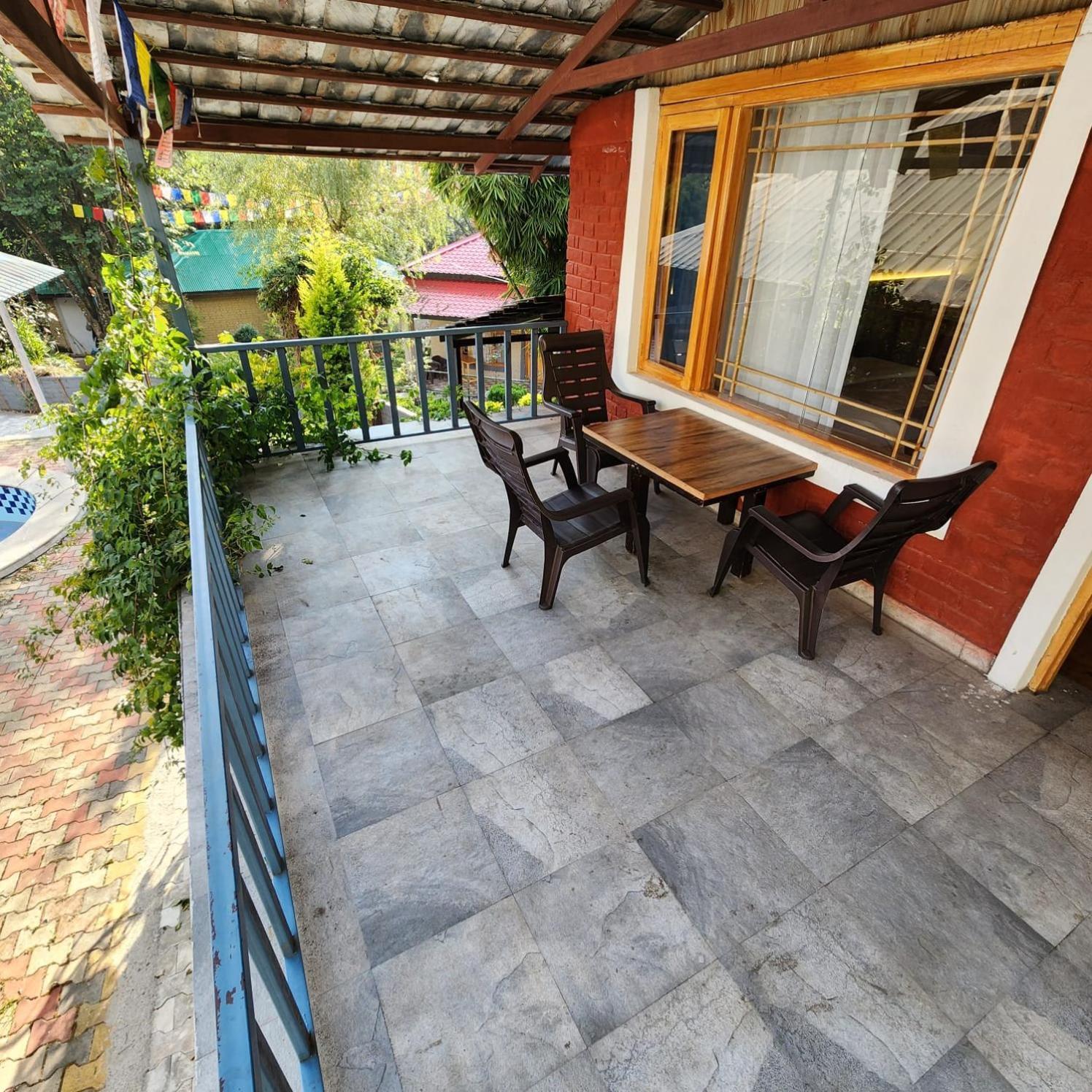 Namlang Resort Bīr Buitenkant foto