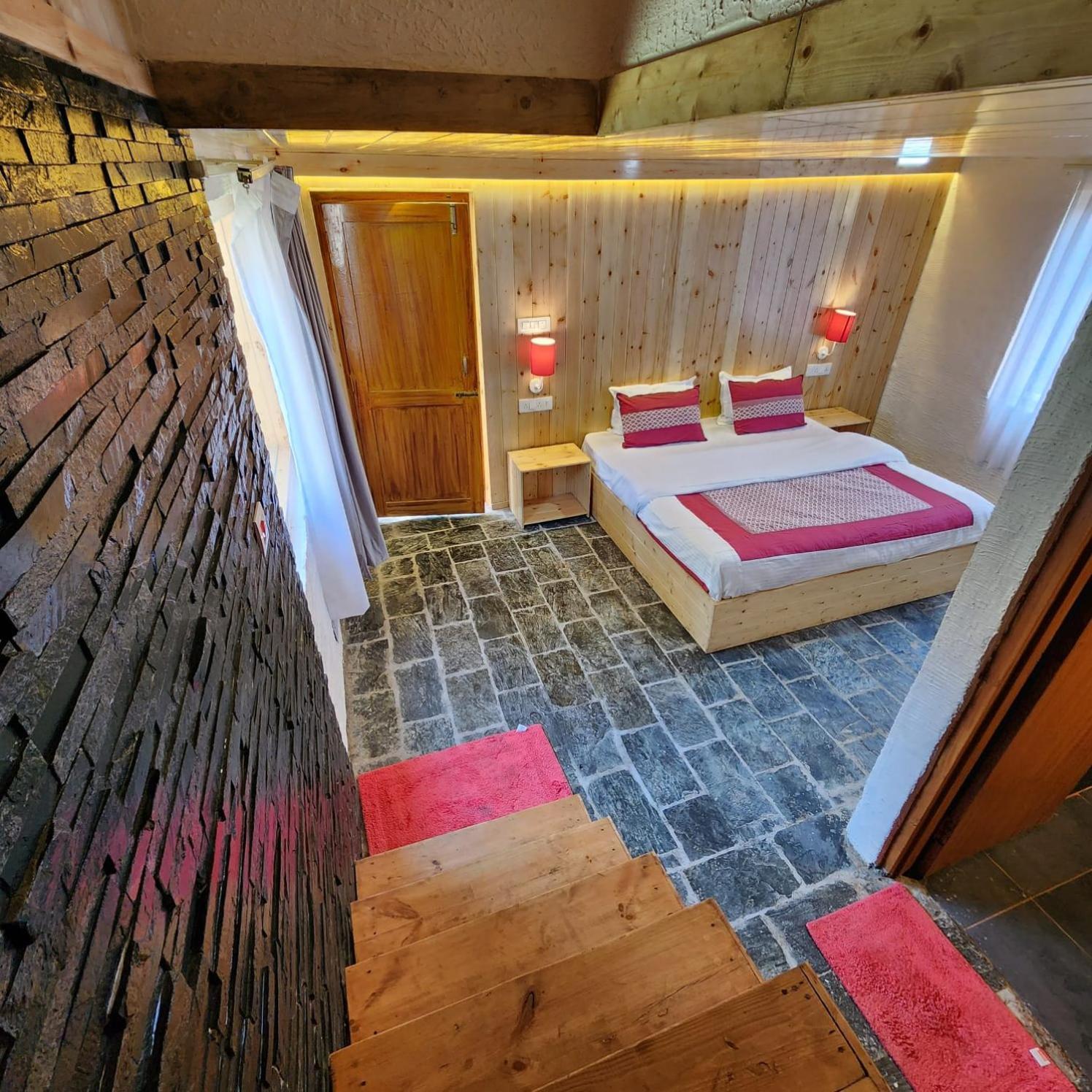 Namlang Resort Bīr Buitenkant foto