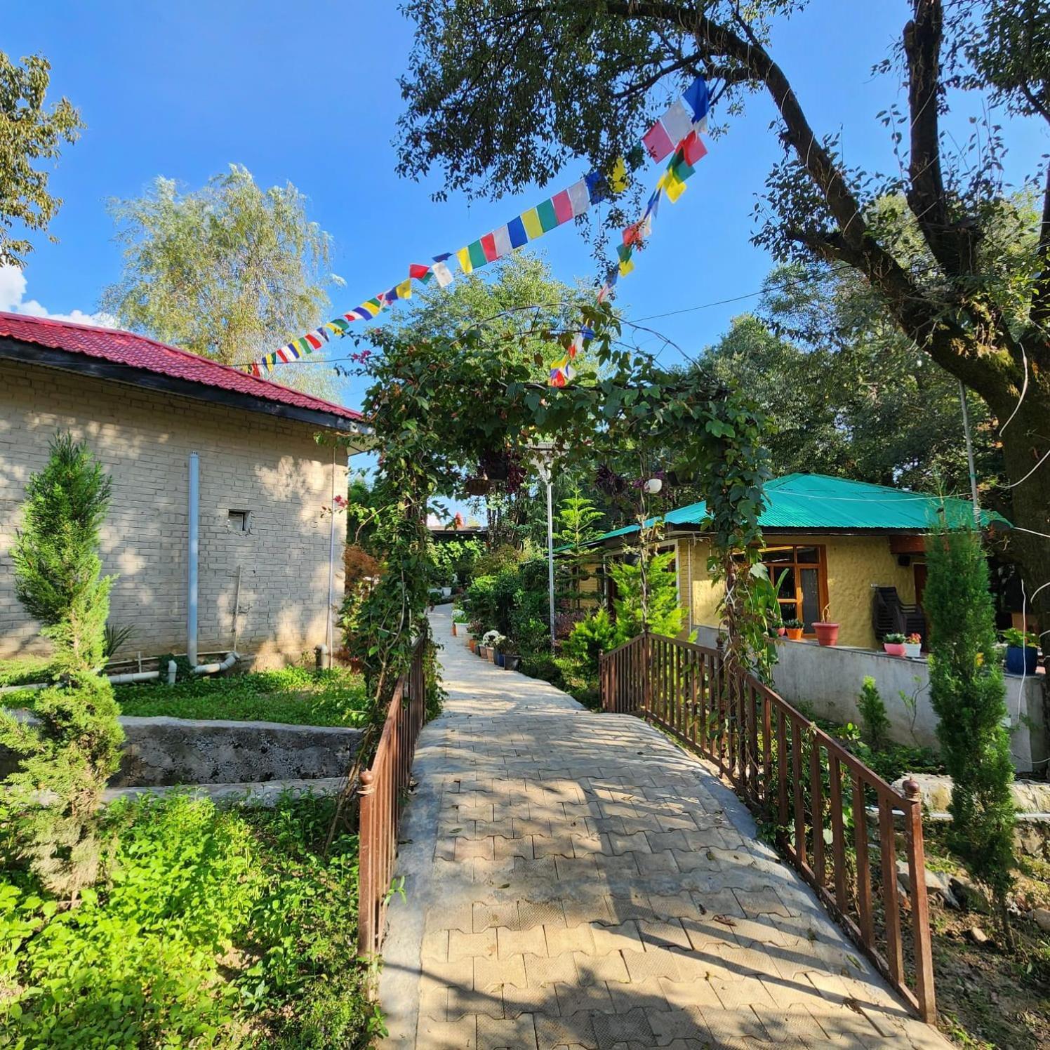 Namlang Resort Bīr Buitenkant foto